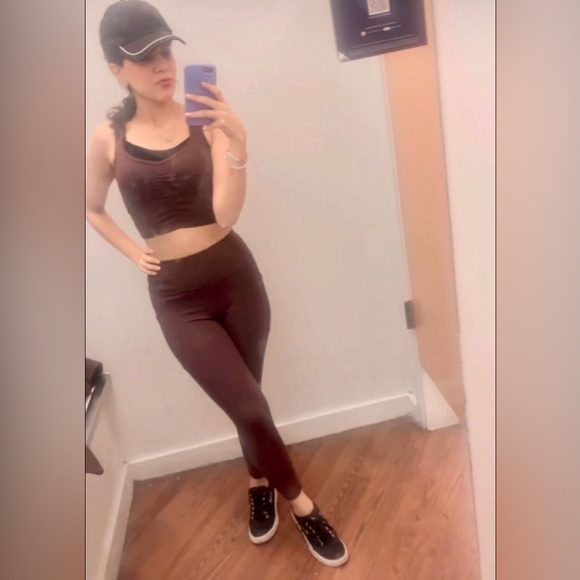 Meet your seller! Hi I’m Michelle 🫶🏻 - Picture 6 of 16